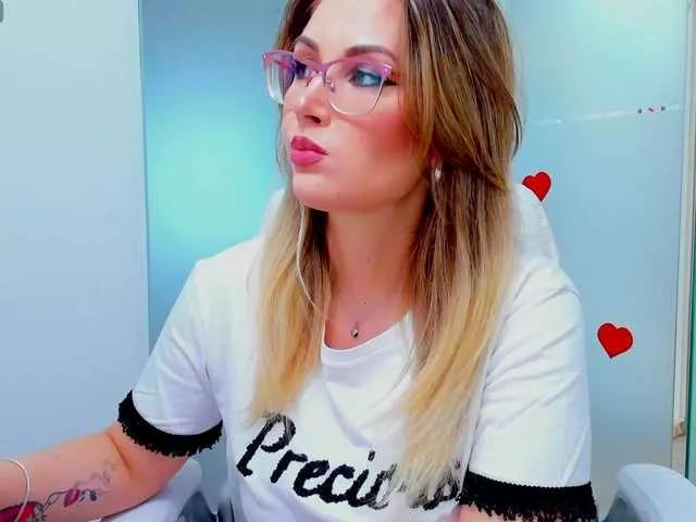 anyarosses from BongaCams