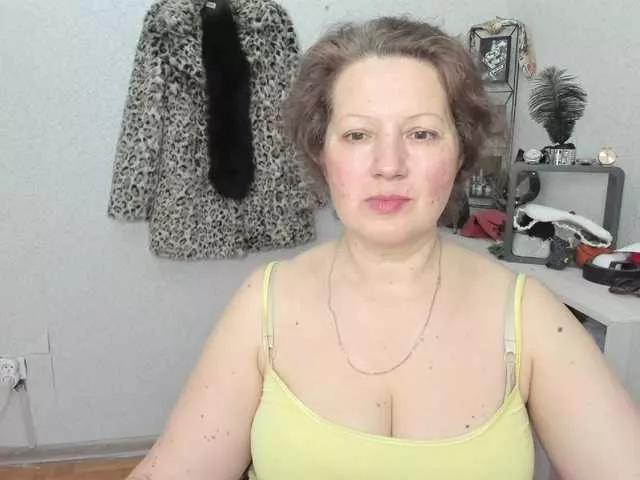 arialust from BongaCams