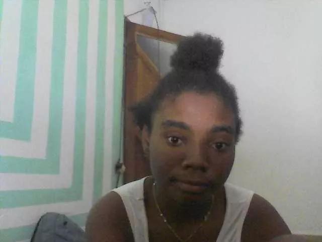 Hemreyi on BongaCams