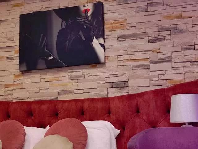 JessyBee from BongaCams