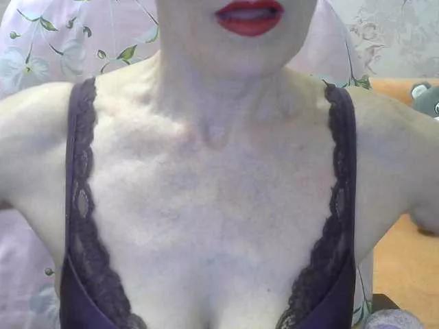 Red-Rose-777 on BongaCams