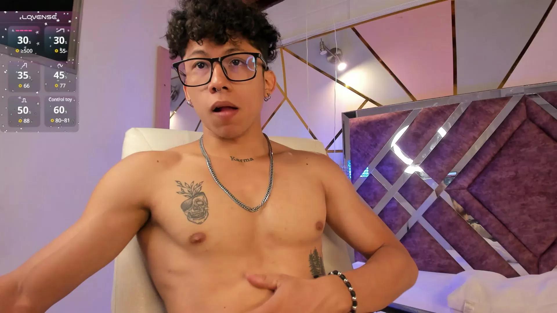 Akaza_ from Cam4