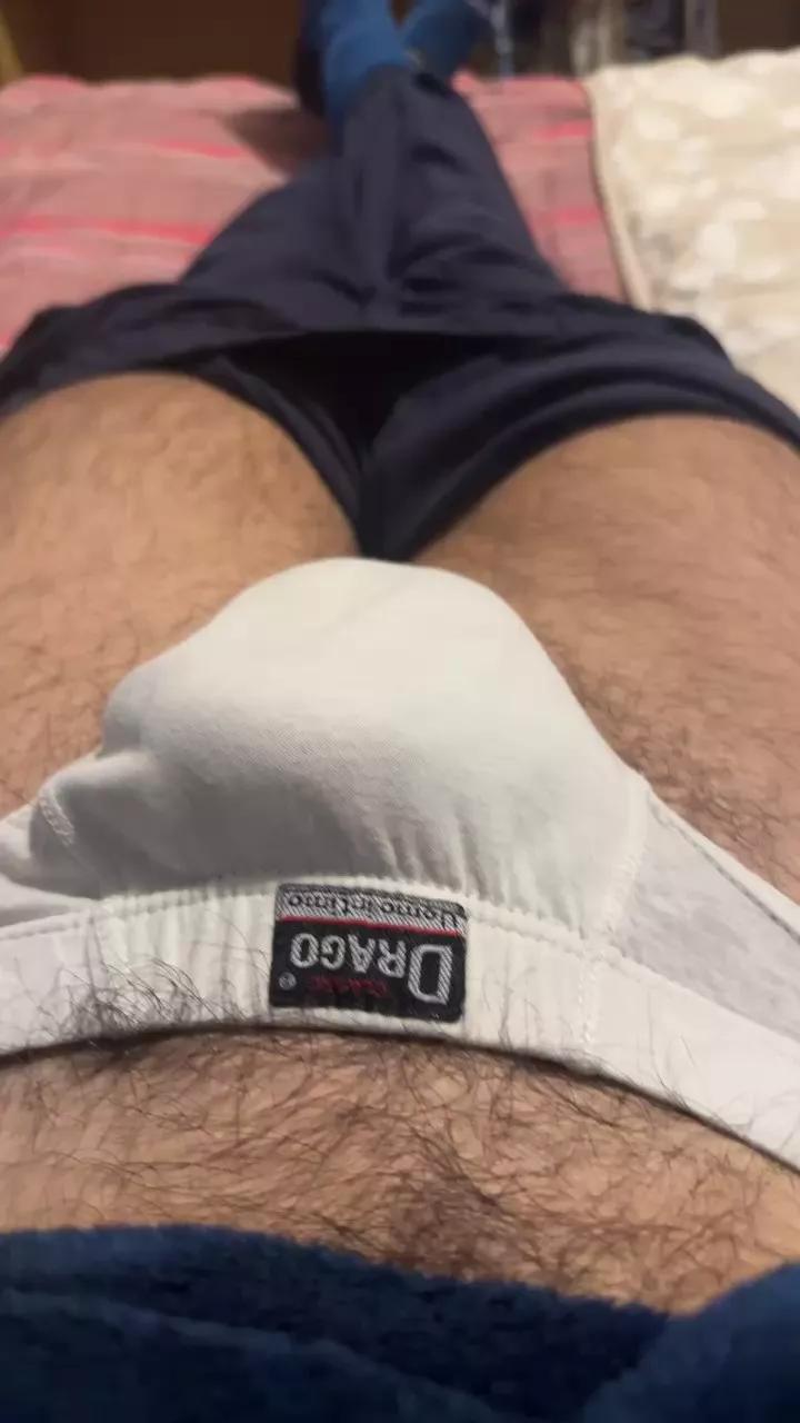 Aleale2587 from Cam4