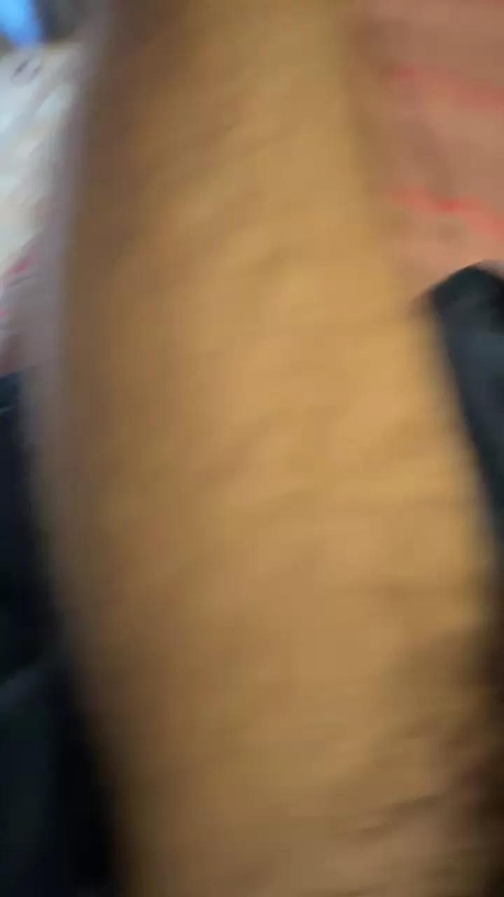 Aleale2587 from Cam4