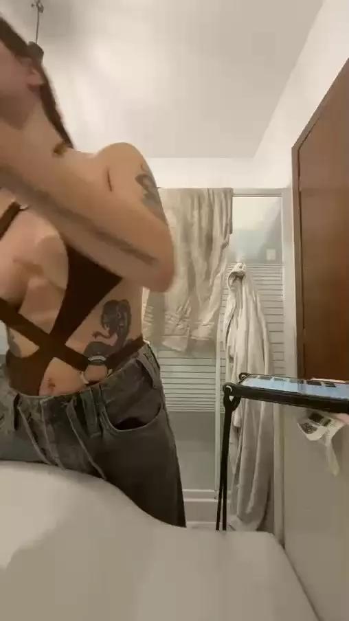 BabyGi23 from Cam4