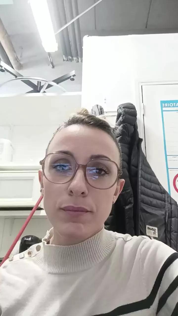 EmmaLoren from Cam4