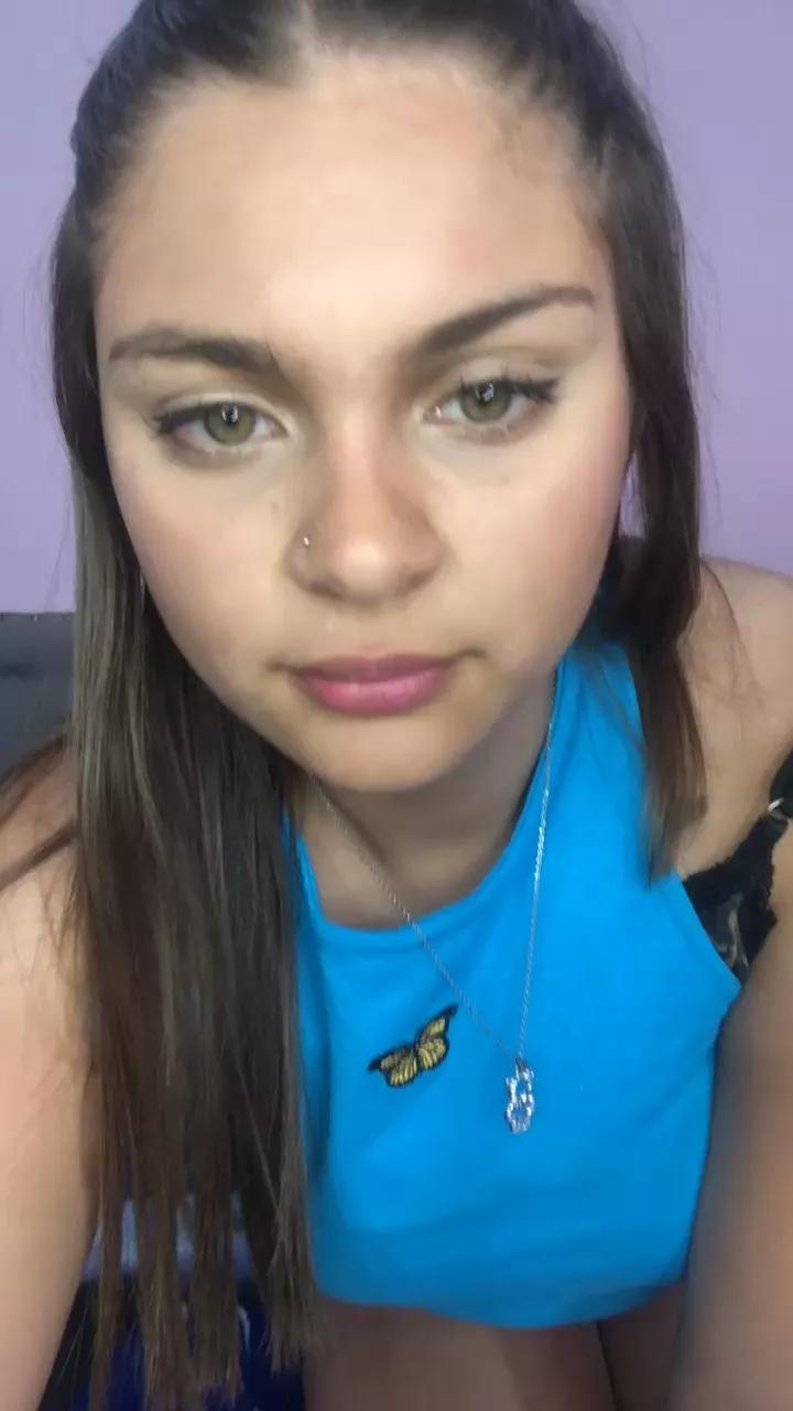 Esmebaby from Cam4