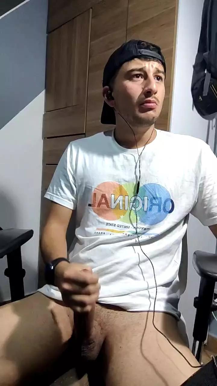Esteban19PG from Cam4