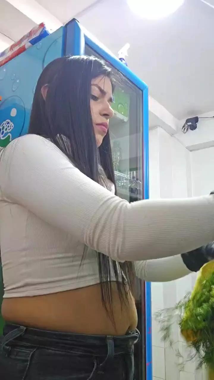 Estefanii_R from Cam4