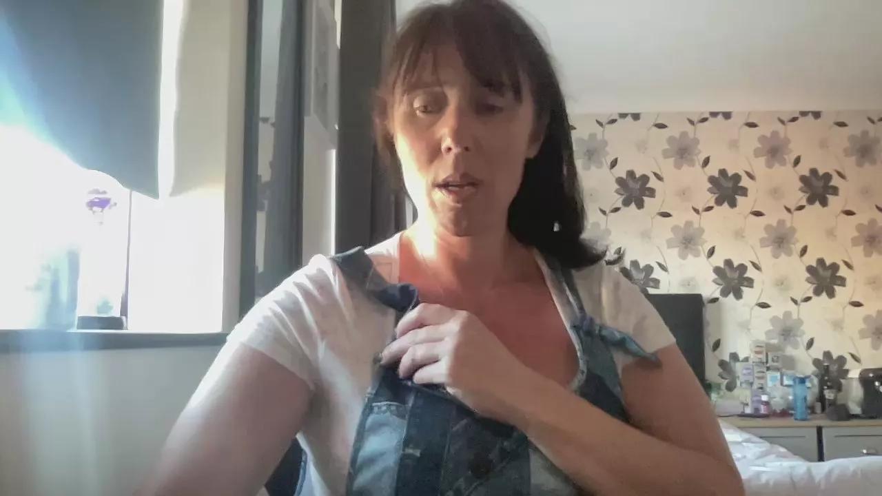 Hotbabe2019 on Cam4