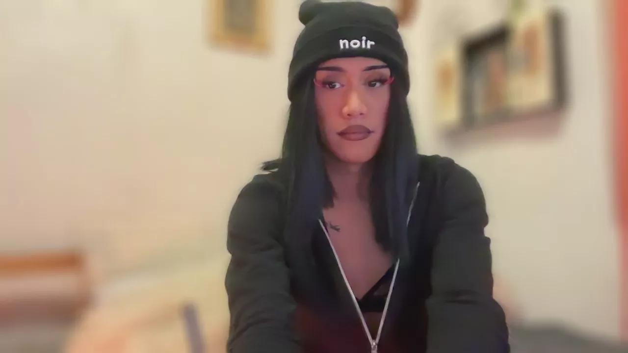 KellyLaDyoda from Cam4