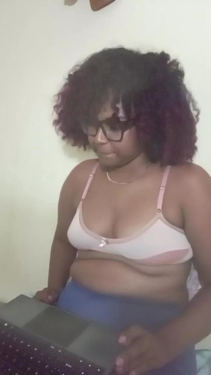 L_Lily from Cam4