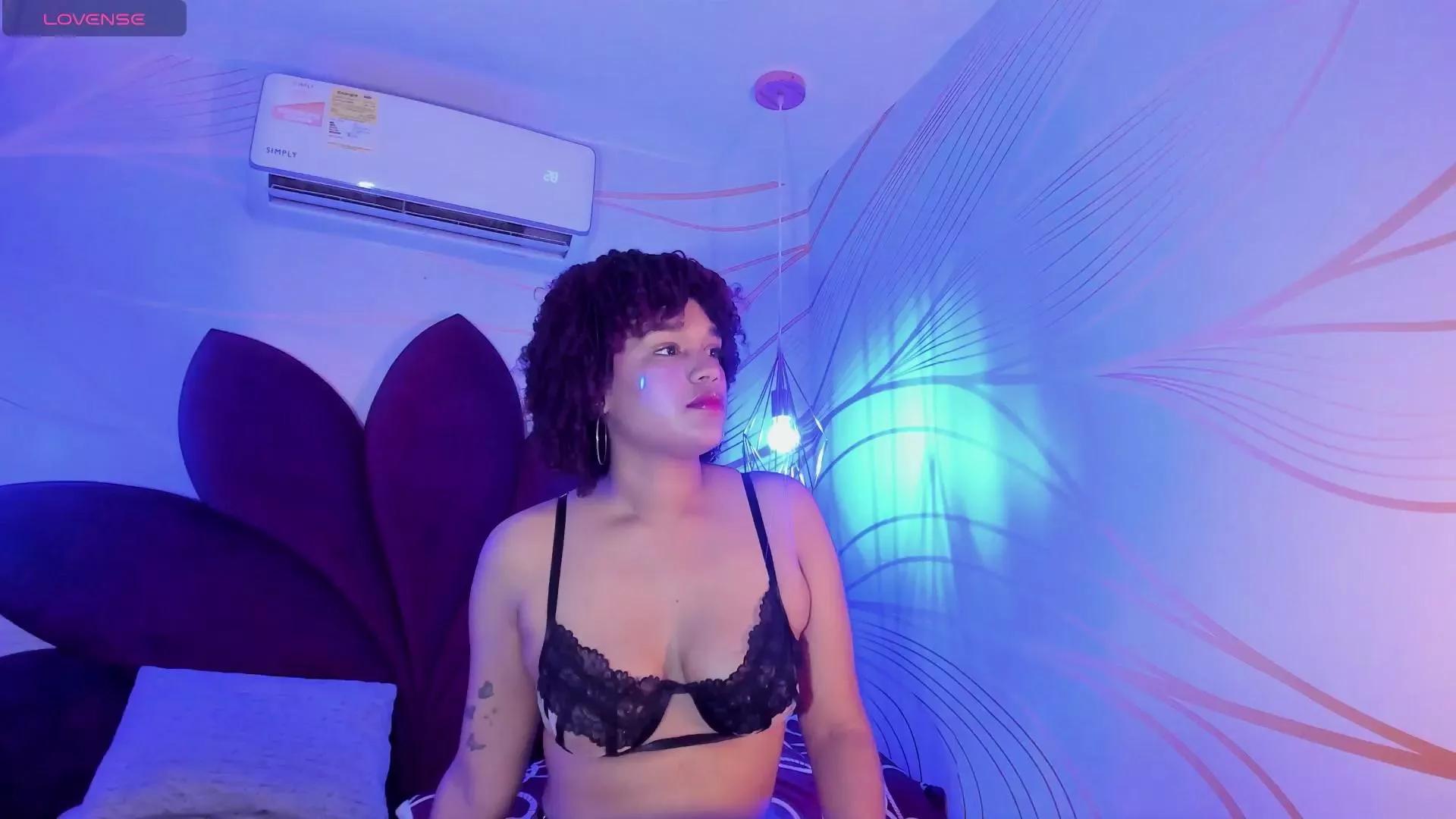 LolaDupont from Cam4