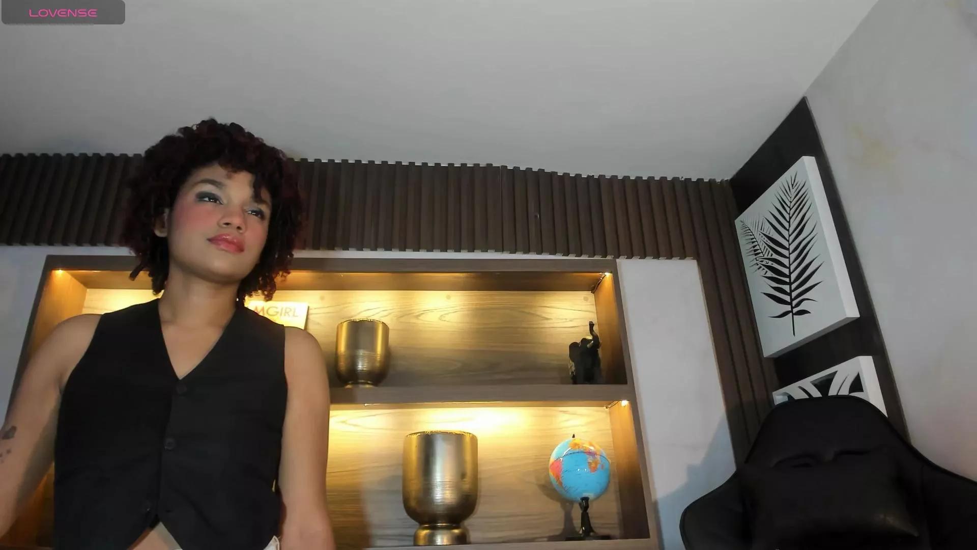 LolaDupont from Cam4