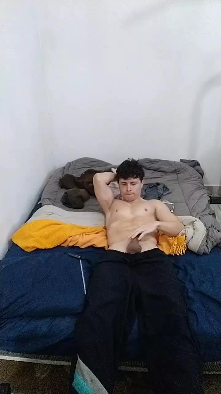MatthewsH from Cam4