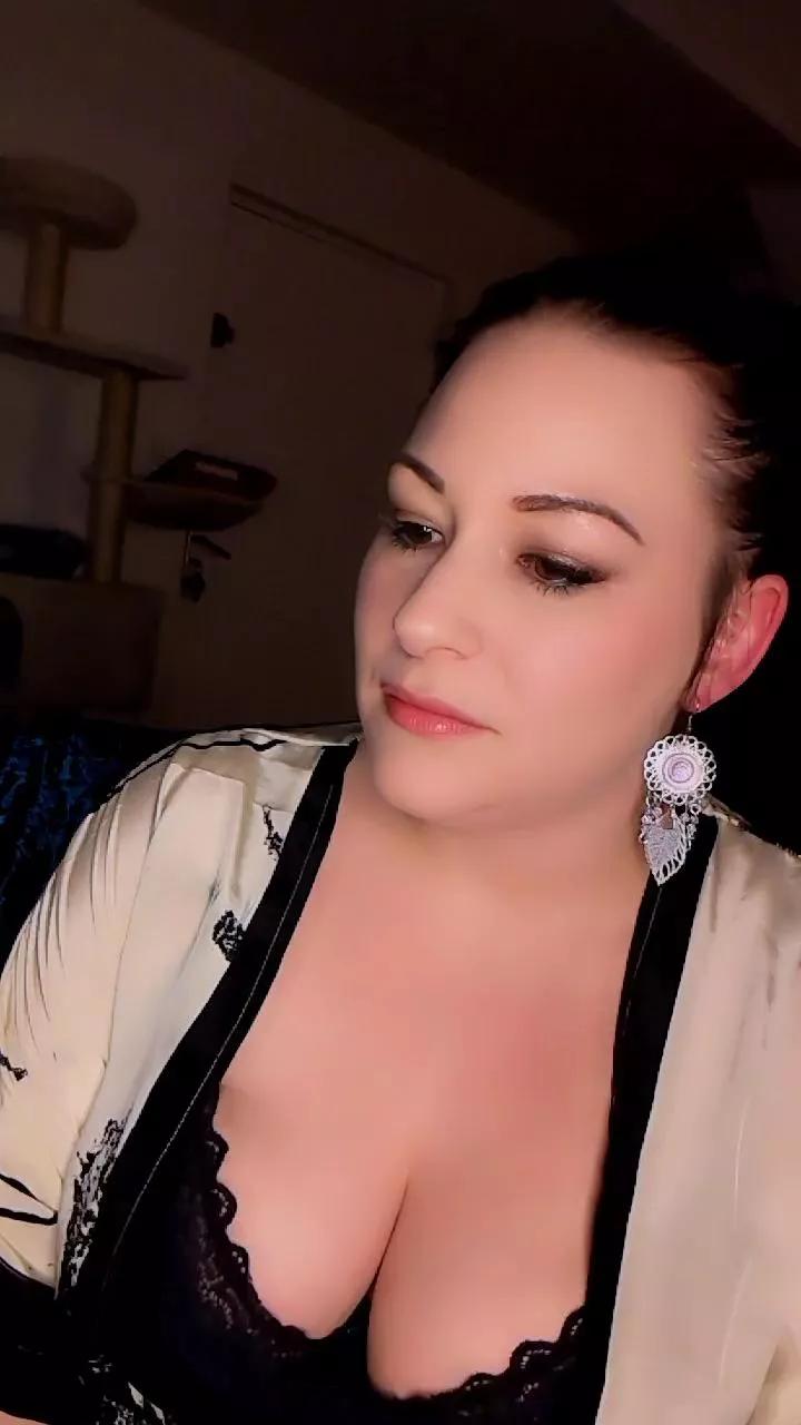 Myam_girl from Cam4
