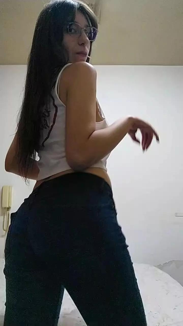 NikiiV from Cam4