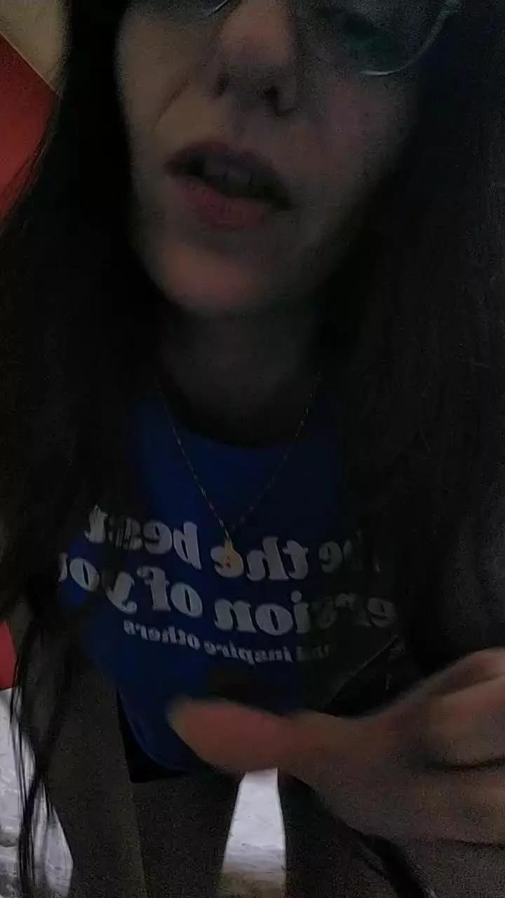 NikiiV from Cam4
