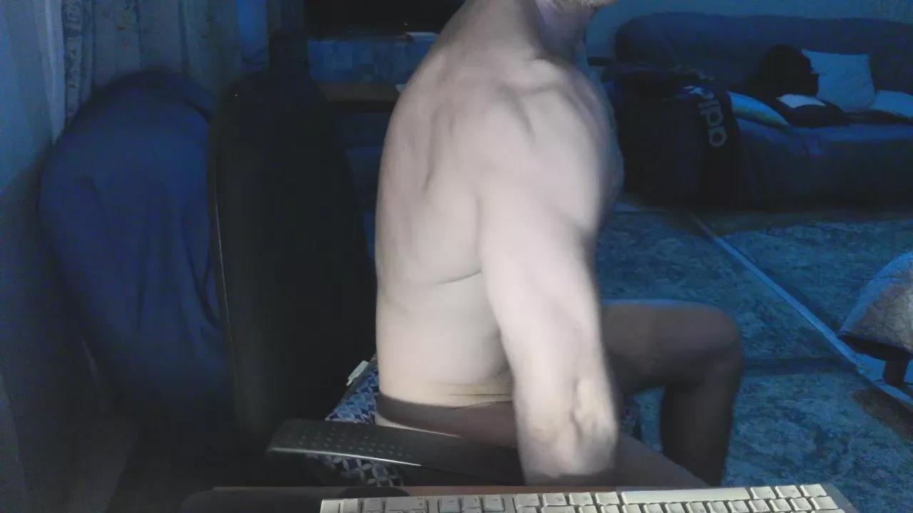 Olmo_hot from Cam4