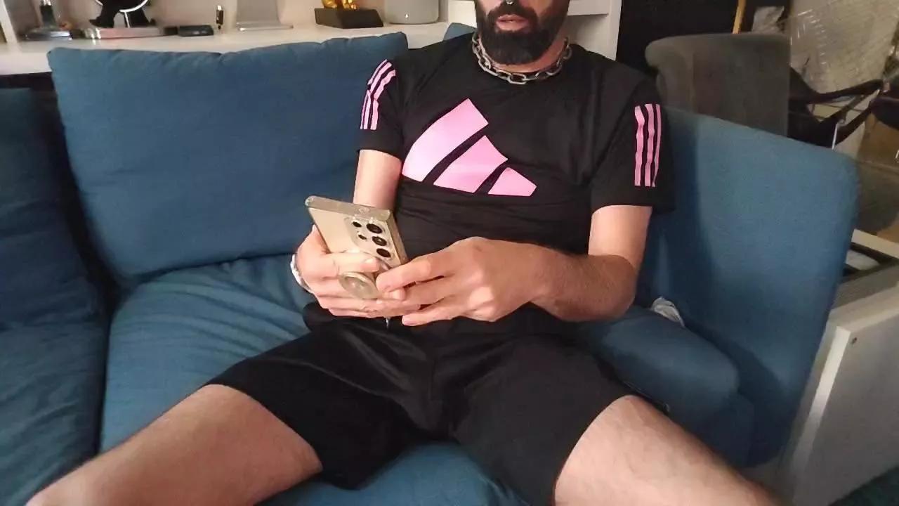 PtitBatard69 from Cam4