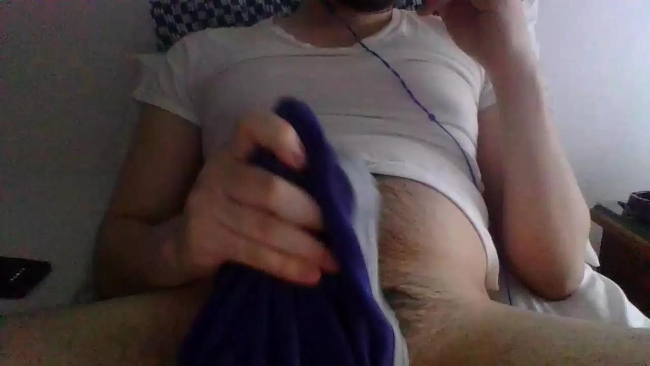 quique0927 from Cam4