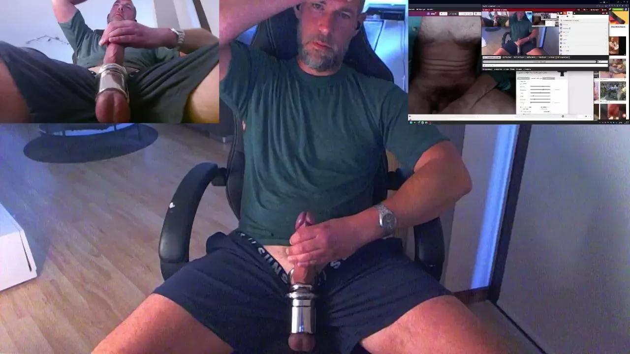Reeper84 from Cam4