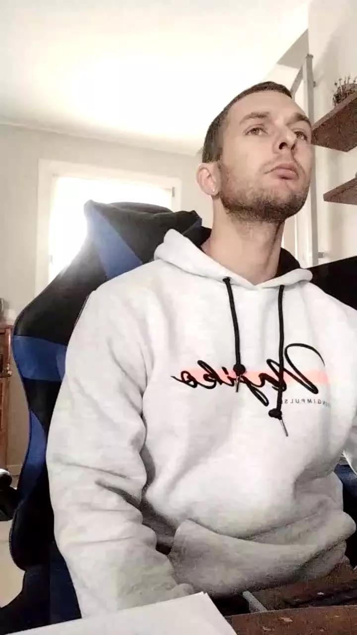 riccardoyeah from Cam4