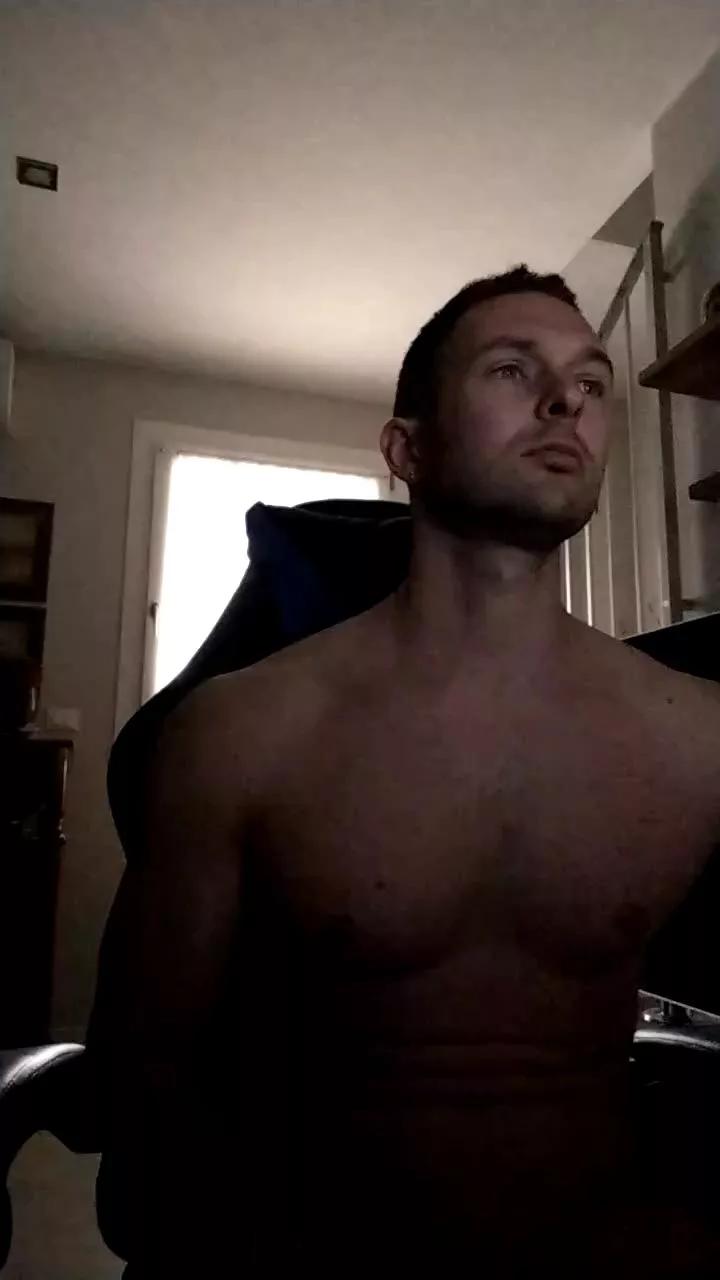 riccardoyeah from Cam4