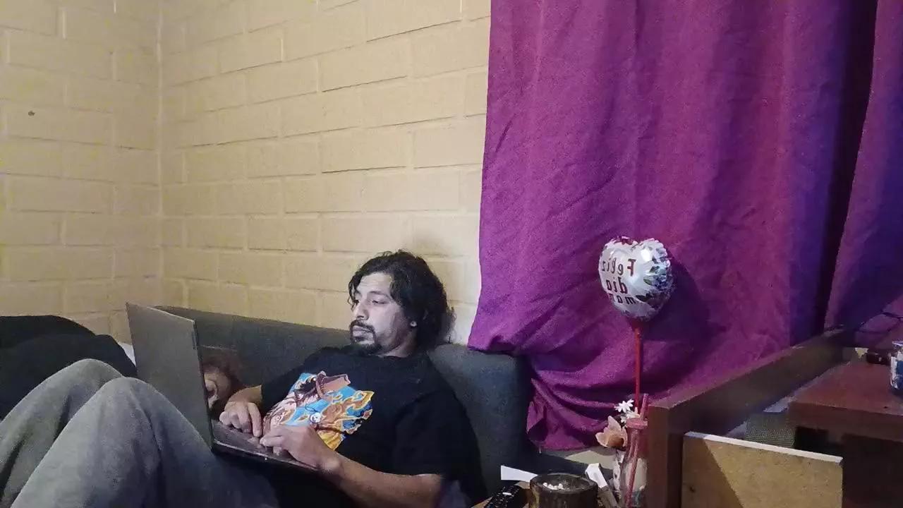 Rodrigo1986x from Cam4