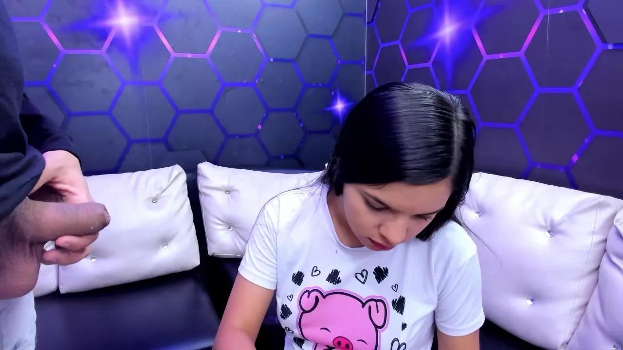 room_kiitty from Cam4