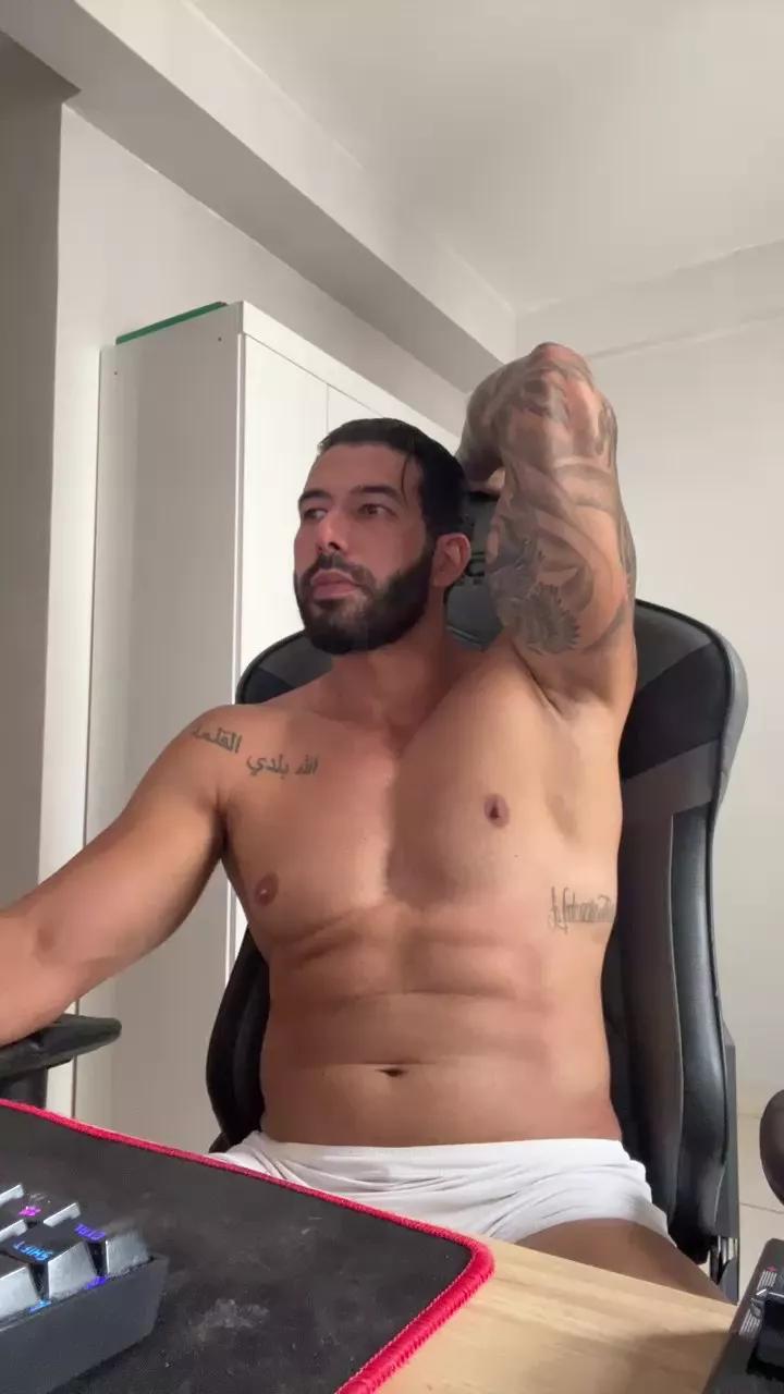 Saradoalto23 from Cam4