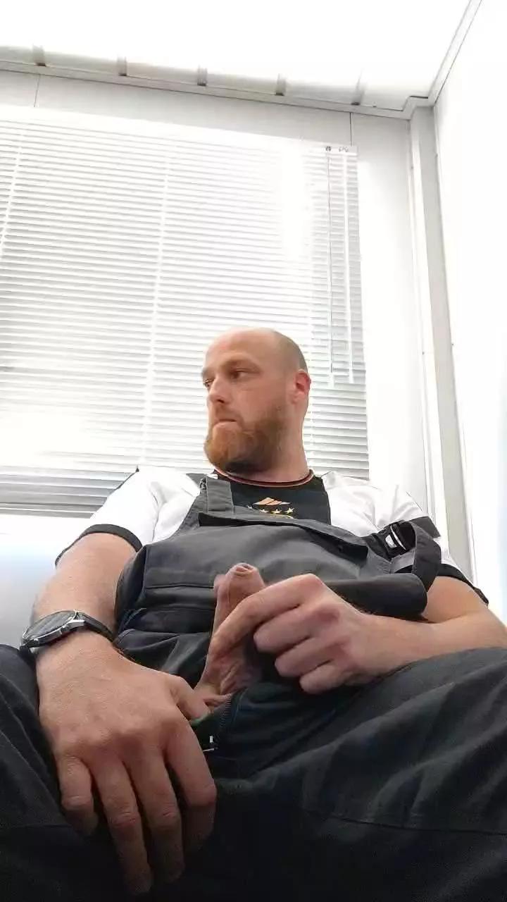 Tomtoyz from Cam4