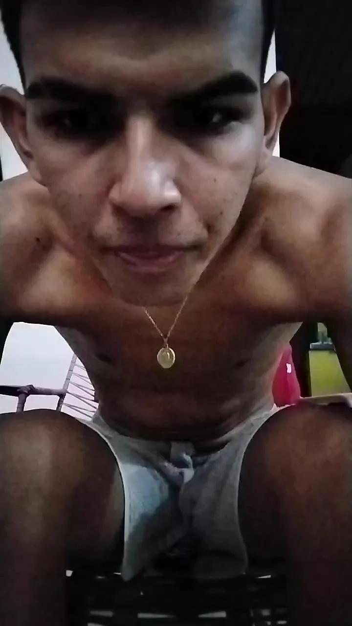 zenzero19 from Cam4