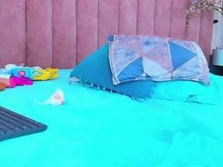 abrilpeach from CamSoda is Freechat