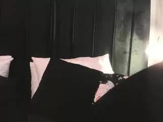 adeelinee from CamSoda