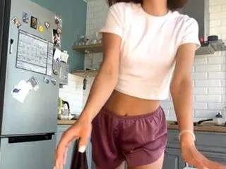 ainsleybarritt from CamSoda is Freechat