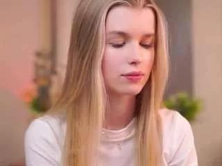 ainsleybrainard from CamSoda is Freechat