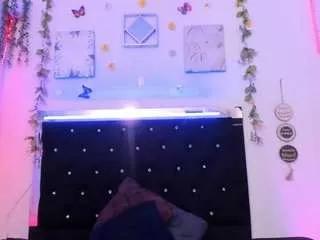 akarirosetti from CamSoda is Freechat