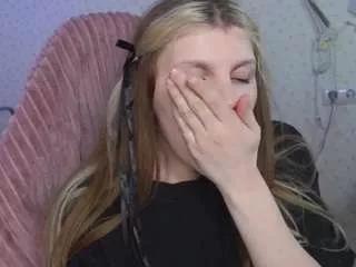 aleksakeller from CamSoda is Freechat