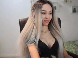 amailiuu from CamSoda