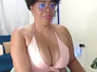 ambarsofhia from CamSoda