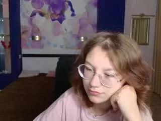 angelinalow from CamSoda is Freechat