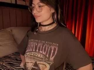 anne-cherrydh from CamSoda is Freechat