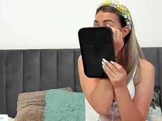 anniaann from CamSoda is Freechat