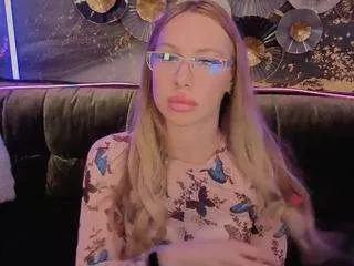 bellaluxix from CamSoda