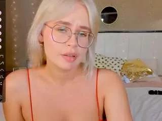 bellatip from CamSoda