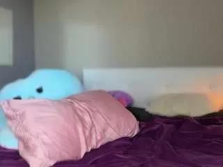 callmelovelie from CamSoda is Freechat