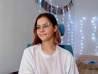 carinabatton from CamSoda is Freechat
