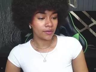 catalina25-t from CamSoda is Freechat
