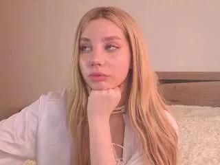 chloe-lov from CamSoda is Freechat